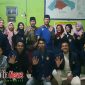 Mahasiswa KKN kelompok 65 Pose bersama pemateri usai acara sosialisasi