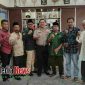 Kapolres Bangkalan, AKBP Boby Pa'ludin Tambunan berpose dengan pengurus DPC PBB Bangkalan