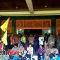 Bupati Bangkalan, Ra Latif saat menerima massa aksi di depan pemkab Bangkalan