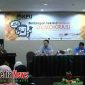 Ketua KPU Bangkalan Moch.  Fauzan Ja'far S. Ag, Divisi Umum keuangan dan Logistik, M. Tajul Anwar, Divisi Teknis, Badrun S.Sos, Divisi SDM dan Partisipasi Masyarakat, Faisal Rahman, SH, saat menghadiri Bimtek relawan Demokrasi di Hotel Cendana Surabaya