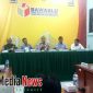Ketua Bawaslu Bangkalan Ahmad Mustain Sholeh saat membuka ruang diskusi bersama KPU Bangkalan, Kodim 0829, Kantor Pos Bangkalan, Kepolisian, Bakesbangpol, Diskomimfo, Satpol PP, Kemenag, Dewan Masjid, Tim Kampanye Paslon 01 dan Tim Kampanye Paslon 02 di Aula Kantor Bawaslu Kabupaten Bangkalan