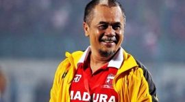 Manajer Madura United (Haruna Soemitro).