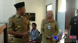 Wakil Bupati Sampang (H. Abdullah Hidayat) saat ditemui Direktur RSUD  dr. Mohammad Zyain (Titin Hamidah). 