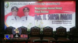 Tampak banner di pendopo Bupati Sampang, bertuliskan agenda silaturahmi Ketua Umum Partai Nasdem Surya Paloh dengan Bupati-Wabup Sampang.