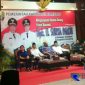 Ketua Umum Partai Nasdem (H. Surya Paloh) saat menyampaikan sambutannya dalam acara silaturahmi ke Bupati Sampang (H. Slamet Junaidi) dan Wakil Bupati Sampang (H. Abdullah Hidayat) di pendopo agung.