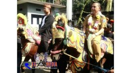 Kesenian Kuda Renggong sambut kedatangan Walikota Cimahi (Ajay M Priatna) ke Kecamatan Cimahi Tengah.