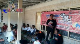Relawan demokrasi saat penyampaian materi.