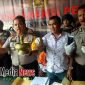 Kapolres Bangkalan AKBP Boby Pa'ludin Tambunan saat konferensi pers dan menunjukkan barang bukti yang digunakan untuk menjadi dukun pesugihan palsu.