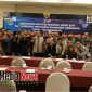 Wakil Bupati Bangkalan saat berpose bersama para insan pers Bangkalan
