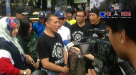 Walikota Cimahi Ajay M Priatna saat diwawancara awak media usai meresmikan Destinasi Wisata Baru Di Kota Tentara.