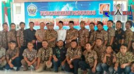 Komunitas Wartawan Bangkalan saat berpose bersama wakil Bupati Bangkalan Drs. Muhni