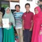 Warga Desa Jelgung, Robatal, Sampang, atas nama Mortija (baju biru) mengundurkan diri sebagai penerima PKH.