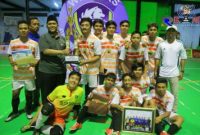 Tim futsal porprov Sampang saat meraih juara turnamen di Pamekasan.