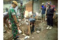 Proses peletakan batu pertama oleh Wakil Walikota Cimahi (Ngatiyana).
