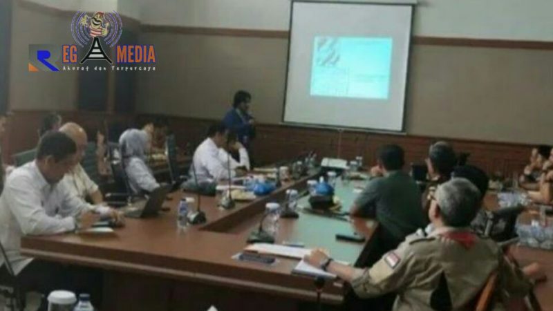 Lembaga Ilmu Pengetahuan Indonesia (LIPI) saat memaparkan tentang keberadaan Sesar Lembang yang saat ini sudah masuk tahap ‘ulang tahun’ atau siklus masa pelepasan energi.