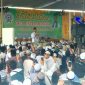 Masyarakat madura tampak antusias dan mendengarkan tausiyah Ust. Abdus Shomad.