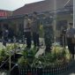 Wakil Bupati Sampang H. Abudllah Hidayat saat menjadi pimpinan apel gelar pasukan Ops Mantap Brata Semeru 2019, di Mapolres Sampang.