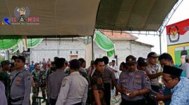Situasi saat kericuhan Musdes Pemilihan PAW Kades Gunung Maddah, Sampang.