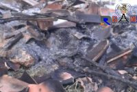 Sisa puing - puing kandang sapi milik Sawali setelah hangus terbakar.