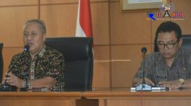 Plt Kepala Dinas Perhubungan Kota Cimahi (Ruswanto) bersama Kepala Dinas Diskominfoarpus (Harjono) saat jumpa pers.