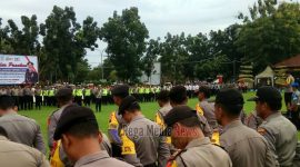 Suasana pelaksanaan apel pasukan operasi keselamatan semeru 2019 dihalaman Mapolres Bangkalan.