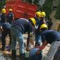 Suasana antusias para tukang saat mengikuti uji kompetensi.