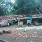 Rumah Matru'e, warga Dusun Lenteng, Desa Moktesareh, Kecamatan Kedungdung, Kabupaten Sampang yang ambruk.