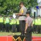 Kepala Kepolisian Resort Pati (AKBP Jon Wesly) saat pimpim apel pergeseran pasukan dalam pengamanan Pemilu 2019.