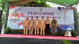 Pose bersama Bupati Sampang (H. Slamet Junaidi) dan Wakil Bupati Sampang (H. Abdullah Hidayat) didampingi Kabag Pembangunan, Sekdakab Sampang dan Forkopimda.