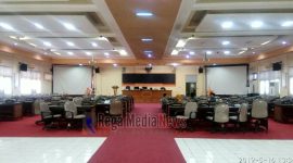 Ruang rapat paripurna DPRD Bangkalan  terlihat sepi usai putusan penundaan rapat paripurna 