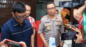 Diduga Hina Presiden Jokowi, Pria Madura Ini Digelandang Ke Mapolda Jatim