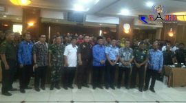 Pose bersama usai giat sosialisasi pembinaan kesadaran bela negara.