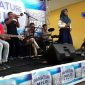 Penampilan Lemon band dalam acara bazar takjil di Pasar Margalela.
