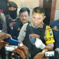 Kapolres Lumajang (AKBP M Arsal Sahban) saat diwawancara awak media.