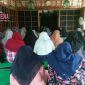 Suasana saat berlangsungnya kajian fiqih wanita di Pondok Pesantren Raudlatul Qur'an, Pamekasan, Madura.