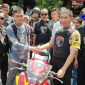 Kapolres Lumajang (AKBP Muhammad Arsal Sahban) didampingi Tim Cobra saat mengembalikan sepeda motor bodong hasil razia kepada pemiliknya.