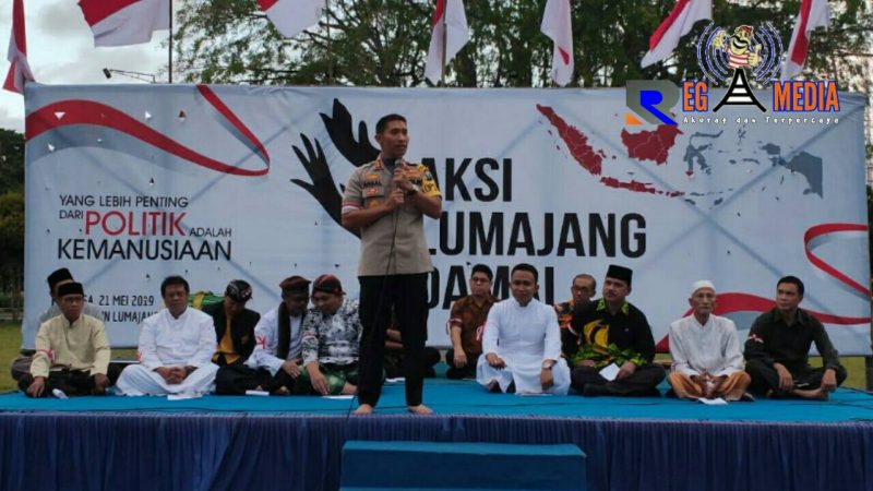 Kapolres Lumajang (AKBP Muhammad Arsal Sahban) saat menyampaikan orasi kebangsaannya dalam aksi Lumajang Damai.