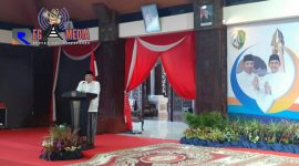 Bupati Sampang (H. Slamet Junaidi) saat menyampaikan sambutannya dalam acara pers gathering ramadhan.