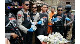 Kapolres Lumajang (AKBP Muhammad Arsal Sahban) pimpin langsung rekonstruksi tersangka produksi mercon berbahan peledak.