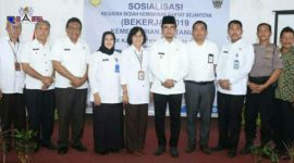 Bupati Bangkalan R. Abdul Latif Amin Imron foto bersama kepala BBIB Singosari Drh. Ennek Witjayanti