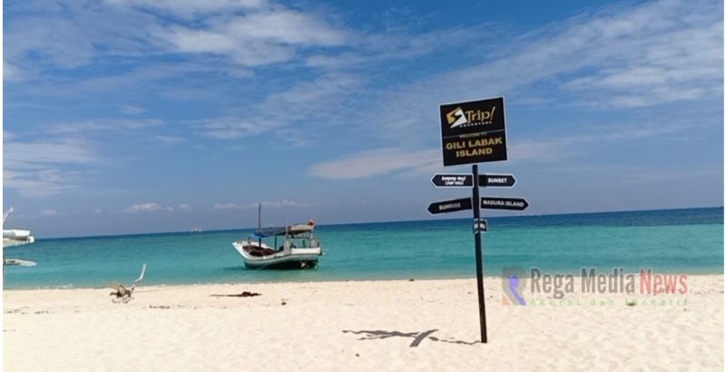 Suasana dibibir pantai Gili Labak Sumenep Madura