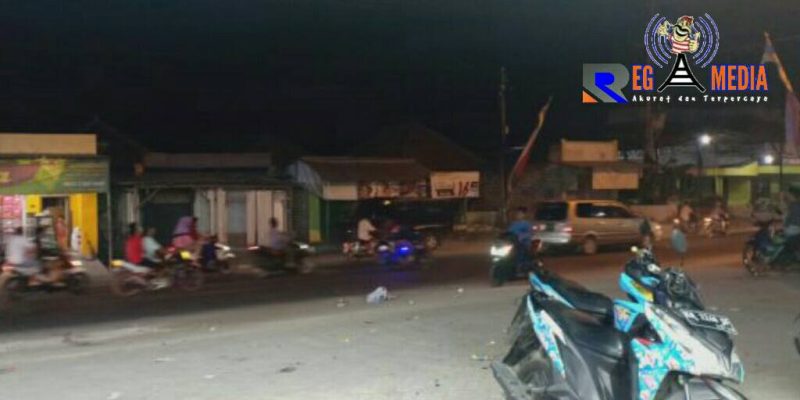 Suasana Jalan Raya Blega yang tampak lengang.