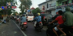 H-1 Lebaran, Arus Mudik di Sampang Padat