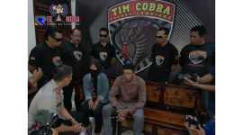 LM (istri pelaku HR) saat diintrogasi langsung oleh Kapolres Lumajang AKBP M. Arsal Sahban diruang Tim Cobra.
