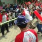 Keseruan saat berlangsungnya pertandingan cabor tradisional dalam rangka HUT Kota Cimahi.