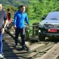 Rachmad Gobel saat bersama Bupati Bonbol Hamim Pou.