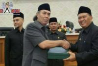 Walikota Bandung Oded M. Danial usai rapat paripurna.