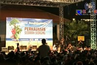 Suasana saat berlangsungnya pengajian yang di isi oleh Cak Nun.