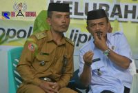 Lurah Polohungo (Irhamni Abdulah) dan Camat Limboto (Guntur Pakaya).