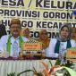 Ketua Tim Penilai, Slamet Bakri (kemeja putih) didampingi Sekda Hadijah U Tayeb (jilbab abu-abu) dan Ketua Komisi 2 DPRD Kab. Gorontalo Adnan Entengo.  (Foto: Irfan - Humas)